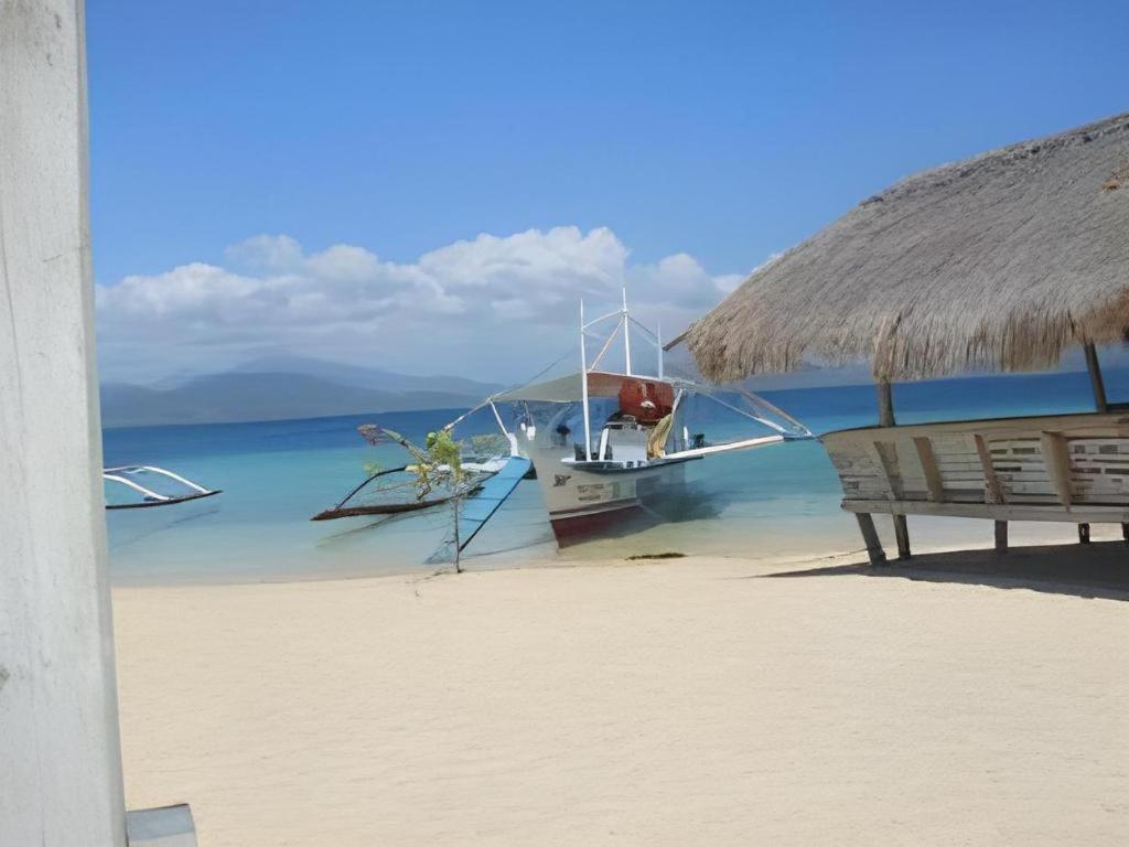 67Th Heaven Holiday Resort Lucbuan Exterior foto