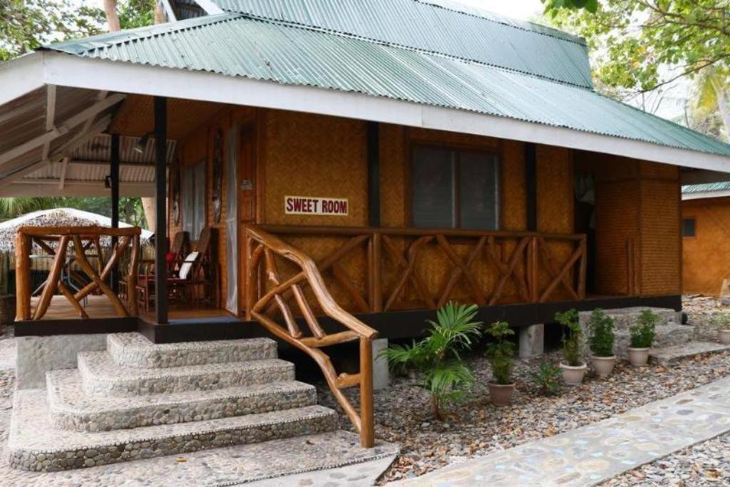 67Th Heaven Holiday Resort Lucbuan Exterior foto